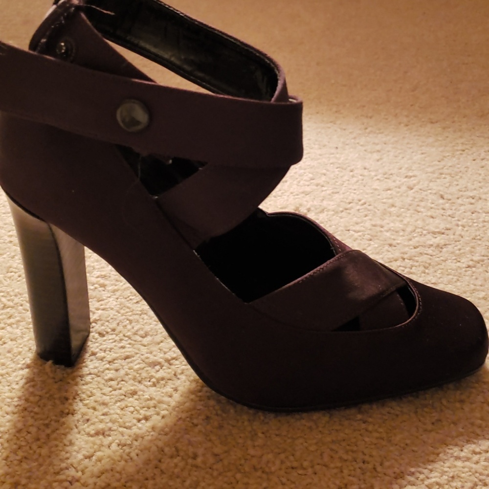 Colin Stuart Cross Lace Up Pumps 6.5 Brand New